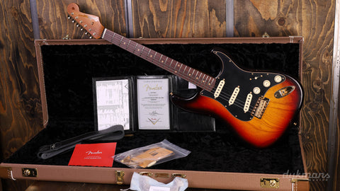 Fender Custom Shop LTD Custom '62 Stratocaster Bleached 3-Color Sunburst B-WARE!!