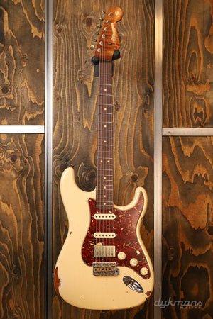 Fender Custom Shop 1960 Stratocaster Relic HSS Desert Sand