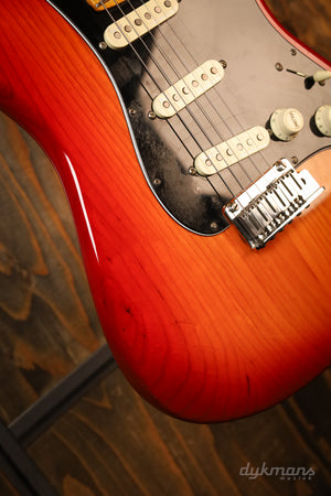 Fender Ultra Luxe Stratocaster Plasma Red Burst 2021