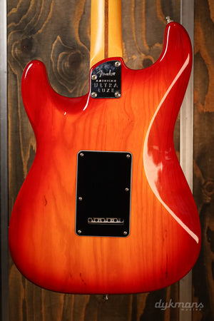 Fender Ultra Luxe Stratocaster Plasma Red Burst 2021