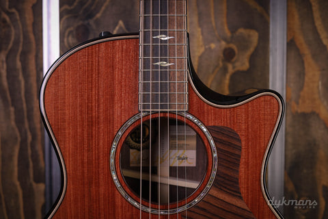 Taylor 50th Anniversary Builder’s Edition 814ce