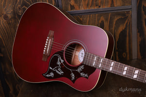 Gibson Hummingbird Special Satin Wine Red