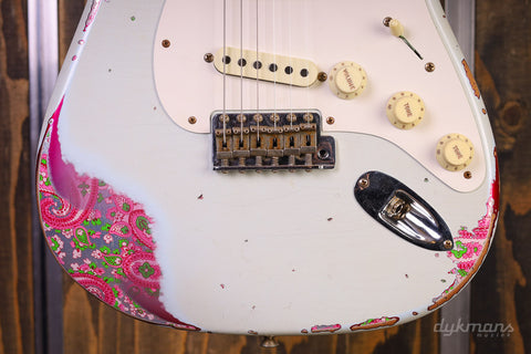 Fender Custom Shop Limited Edition Mischief Maker – Heavy Relic – Super Faded Aged Sonic Blue Over Pink Paisley