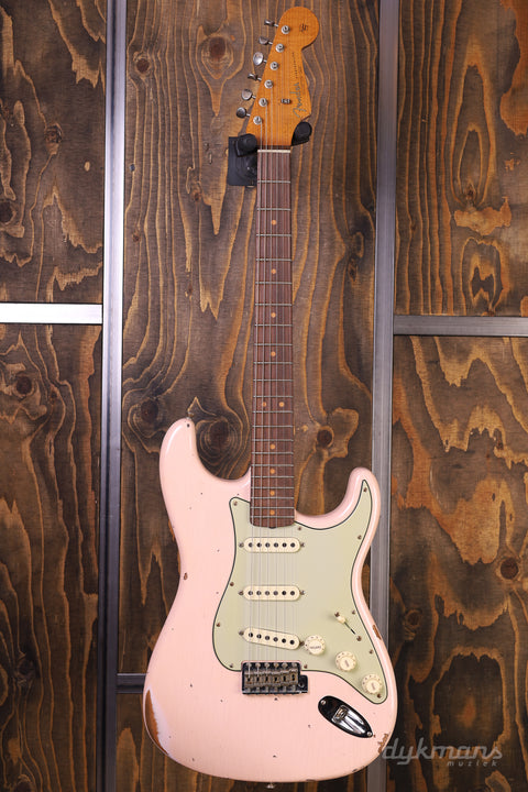 Fender Custom Shop Limited Edition '63 Stratocaster Relic Super Faded Aged Shell Pink B-Ware