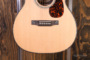 Larrivée OM-10E Deluxe-Serie