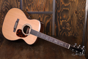 Larrivée OM-10E Deluxe-Serie