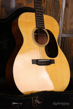 Martin 000-18