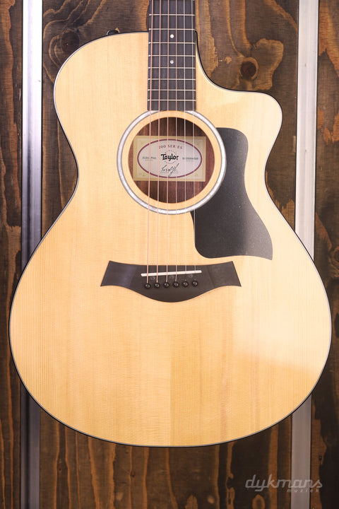 Taylor 212ce Walnuss