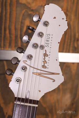 Novo Serus J Olympic White über Candy Apple Red