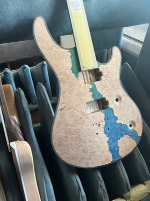 Mayones Regius 6 Buckeye Burl Master Grade Sonderfarbe