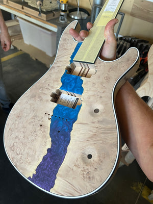 Mayones Regius 7 Buckeye Burl Master Grade Sonderfarbe