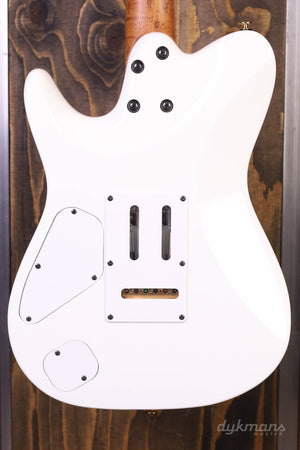 Ibanez LB1-WH Lari Basilio Signature White VORBESTELLUNG