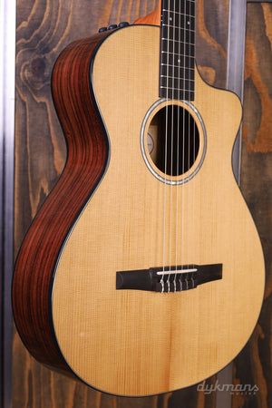 Taylor 212ce Walnuss