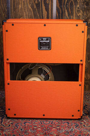Orangefarbener PPC212V-Leichtbauschrank