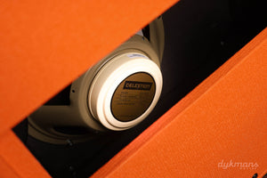 Orangefarbener PPC212V-Leichtbauschrank