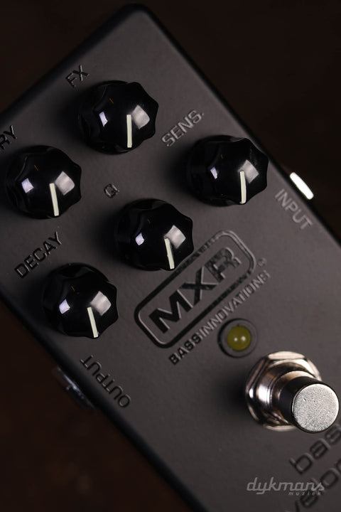 MXR M82 Bass-Hüllkurvenfilter Blackout Edition