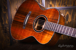 Lakewood M-0 Custom Eukalyptus Huon Pine Top