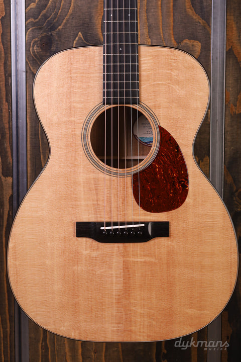 Eastman Guitars