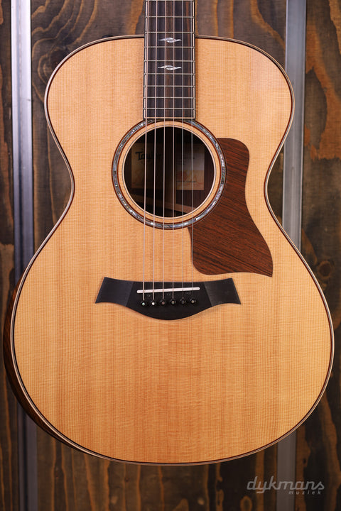 Taylor 812e + Free Taylor Strap!