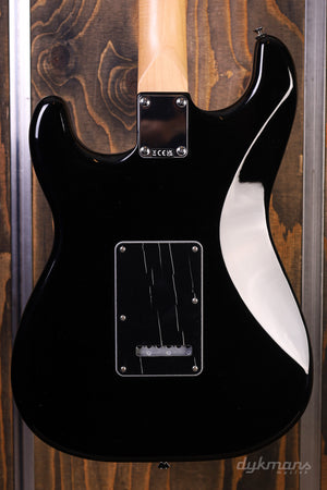 Fender Standard Stratocaster HSS Schwarz