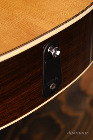 Martin OM-28E neu interpretiert.