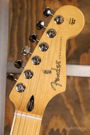 Fender Player II Stratocaster HSS Korallenrot