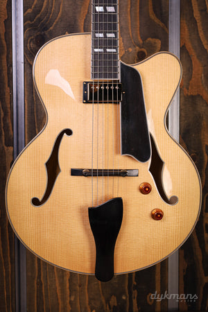 Eastman Ahorn Archtop