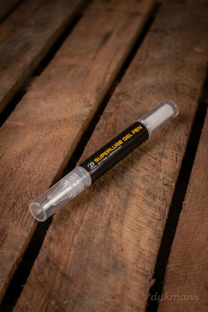 Dunlop 6567 System 65 Superlube Gel Pen op een warme houten ondergrond