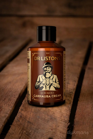 Dr. Liston's Luxurious Carnauba Cream 150 ml op een warme houten achtergrond