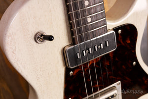 Patrick James Eggle Macon Junior Körniges Blond