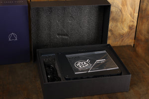 Dunkles Glas Alpha Omega 900