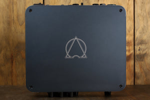 Dunkles Glas Alpha Omega 900