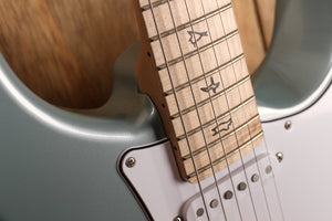 PRS Silver Sky Polar Blue Maple Griffbrett