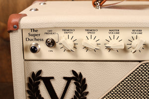 Victory Amps V140 Die Superherzogin