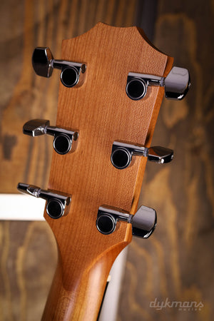 Taylor Academy 12. Linkshänder