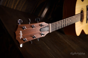 Taylor Academy 12. Linkshänder